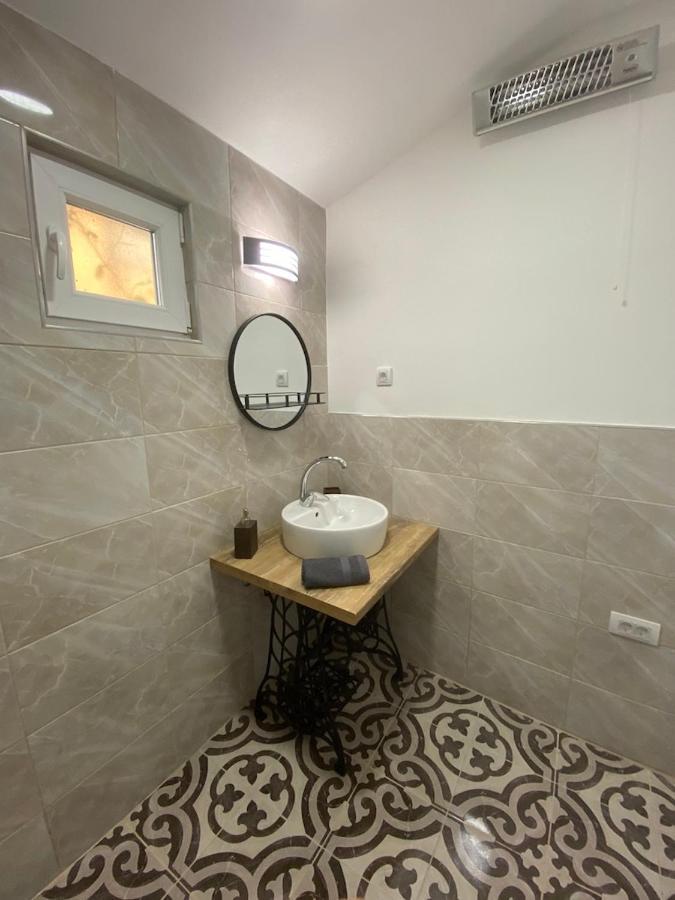 Julia Apartman Pacir Exterior photo