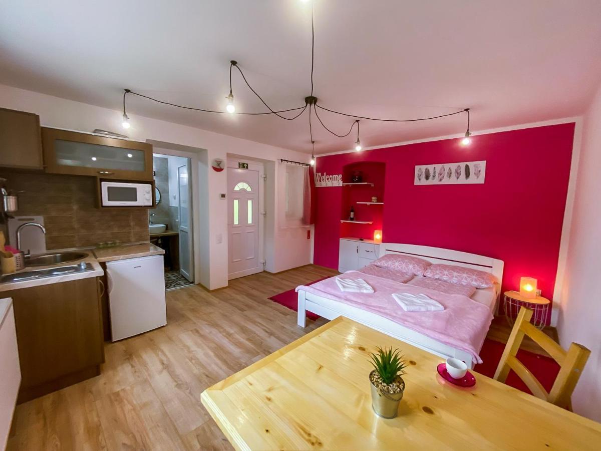 Julia Apartman Pacir Exterior photo