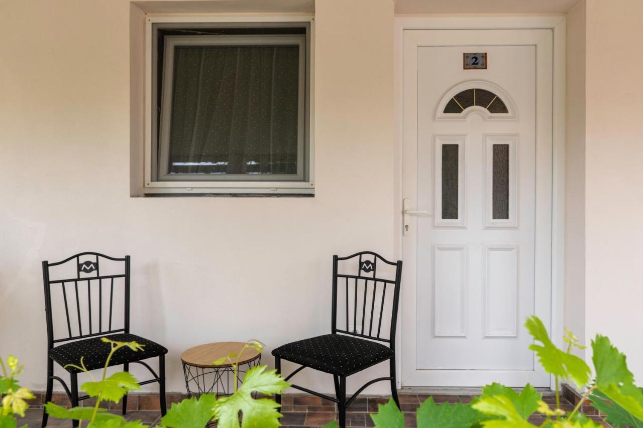 Julia Apartman Pacir Exterior photo