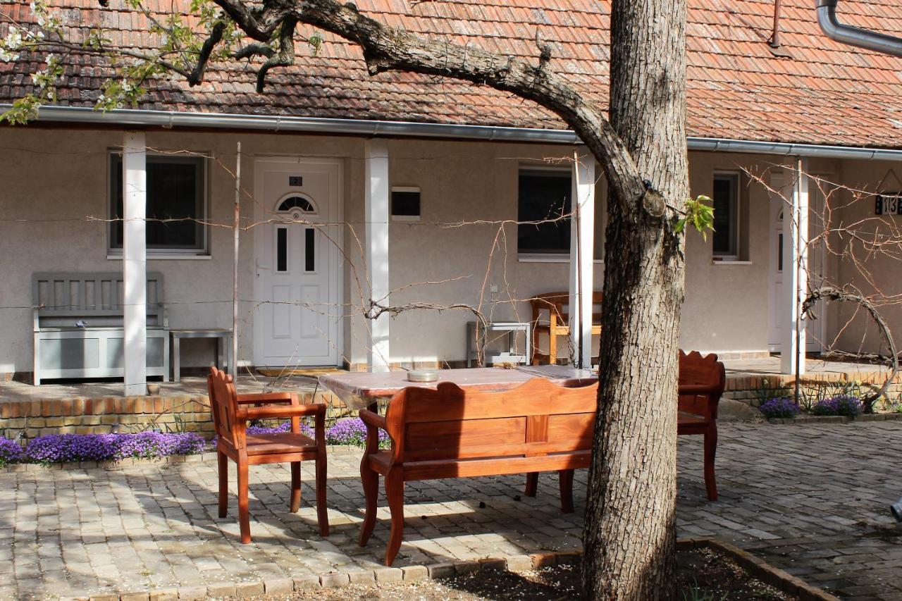 Julia Apartman Pacir Exterior photo